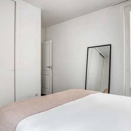 Image 3 - High Tech, Calle del Conde de Xiquena, 28004 Madrid, Spain - Apartment for rent