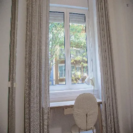 Rent this 6 bed apartment on Peróla do Parque in Rua Sampaio e Pina 13, 1070-241 Lisbon