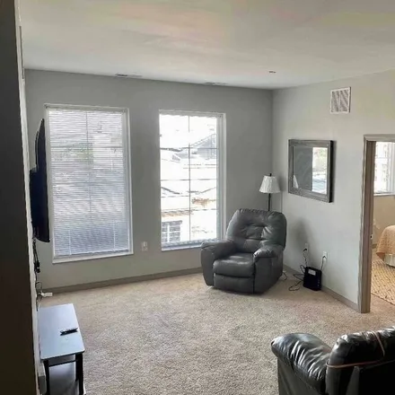 Rent this 2 bed apartment on Columbus