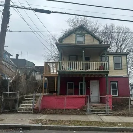 Buy this studio house on 106 Starr Street in New Haven, CT 06511