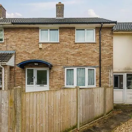 Buy this 3 bed townhouse on Aldworth School in Stag Hill, Basingstoke