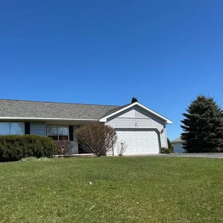 Image 1 - 5786 Cherry Blossom Drive, Grawn, Blair Township, MI 49685, USA - House for sale