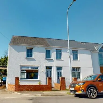 Buy this 2 bed duplex on Pantbach Road in Cardiff, CF14 1UD