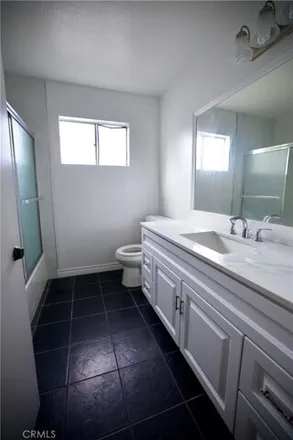 Image 8 - 290 East 87th Place, Los Angeles, CA 90003, USA - House for sale