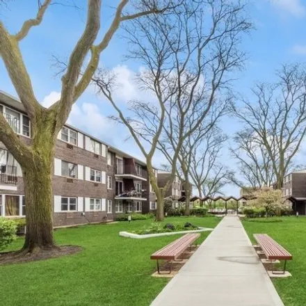 Buy this 2 bed condo on 4805 Crain Street in Skokie, IL 60077