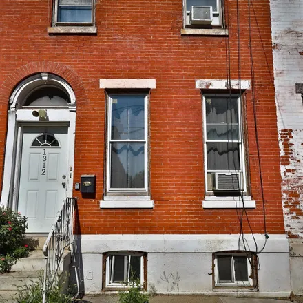 Rent this 1 bed townhouse on 1312 North 19th Street in Philadelphia, PA 19121