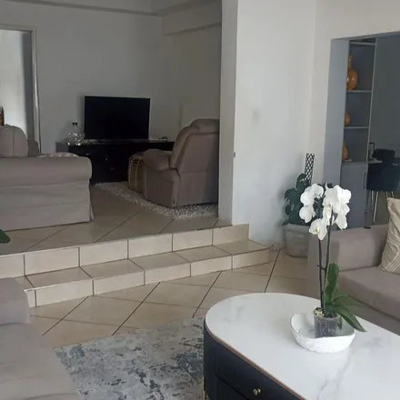 Image 4 - Summerfields, Summerstrand, Gqeberha, 6001, South Africa - Apartment for rent