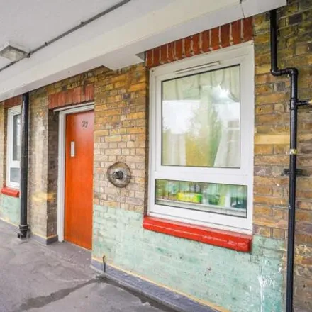 Image 5 - Barham House, Kinglake Street, London, SE17 2RB, United Kingdom - Apartment for sale