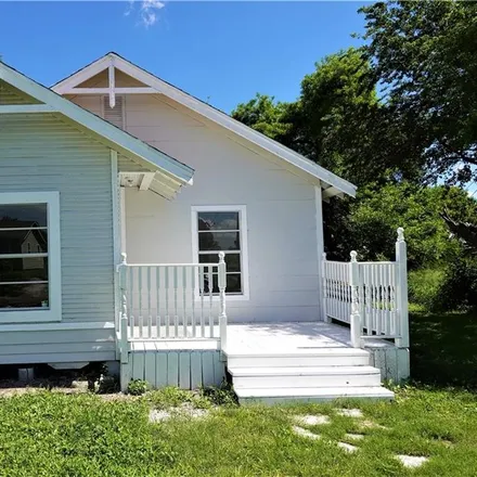 Rent this 3 bed house on 614 Victoria Avenue in Taft, TX 78390