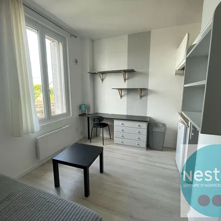 Rent this 1 bed apartment on 3 a Place Rivierre-Casalis in 45400 Fleury-les-Aubrais, France