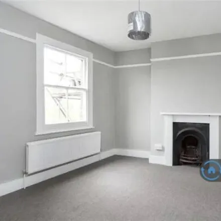 Image 4 - L'Ecole du Parc, 64 Garfield Road, London, SW11 5PN, United Kingdom - Townhouse for rent