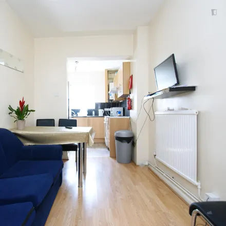 Image 6 - 159 Wulfstan Street, London, W12 0AA, United Kingdom - Room for rent