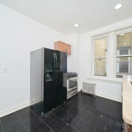Image 7 - 106 East 32nd Street, New York, NY 11226, USA - Apartment for rent
