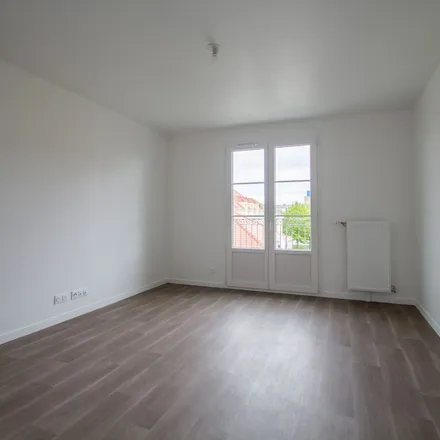 Rent this 3 bed apartment on 49 Rue Mauregard in 77144 Montévrain, France