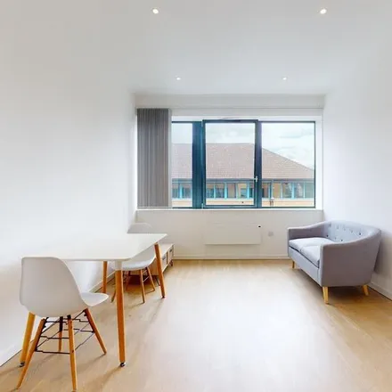 Rent this 1 bed apartment on Riverbank Way in London, TW8 9ZD