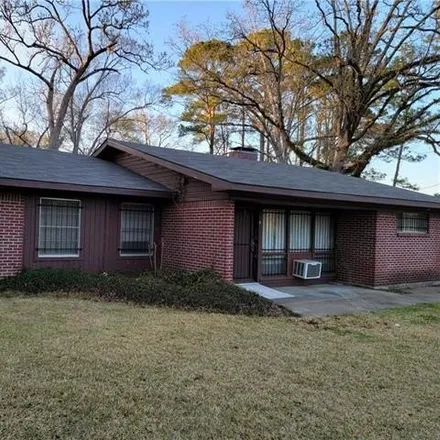 Buy this 4 bed house on 498 Robbins Drive in Natchitoches, LA 71457
