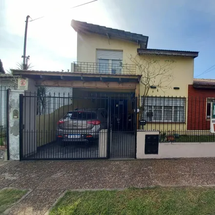 Buy this 3 bed house on Monseñor José Marcón 932 in Partido de La Matanza, B1754 BYQ Villa Luzuriaga