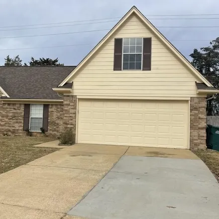 Buy this 4 bed house on Nail Road in Southaven, MS 38672