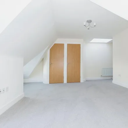 Image 8 - Reed Close, Buckinghamshire, SL0 9NX, United Kingdom - Apartment for rent