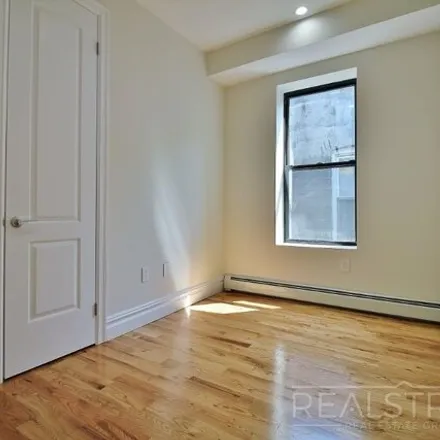 Image 7 - 1576 Lincoln Place, New York, NY 11233, USA - House for rent