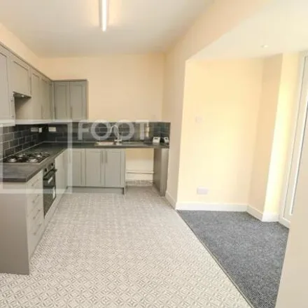 Image 9 - Watty Hall Road, Bradford, BD6 3AP, United Kingdom - House for rent