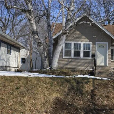 Buy this 3 bed house on 552 Gotzian Street in Saint Paul, MN 55106