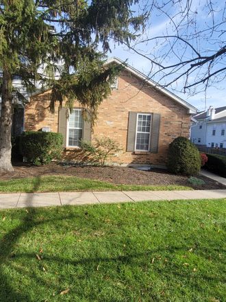 Rent this 2 bed condo on 10961 Barrington Court in Sycamore, OH 45242