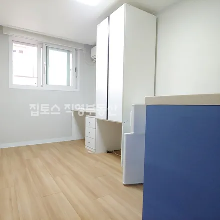Rent this studio apartment on 서울특별시 서대문구 홍은동 409-23
