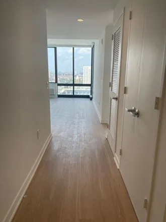 Image 4 - Vantage, Park Avenue, Jersey City, NJ 07302, USA - Apartment for rent
