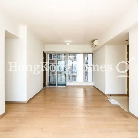 Image 4 - China, Hong Kong, Hong Kong Island, Sai Ying Pun, Hing Hon Road, Tower 1 - Apartment for rent