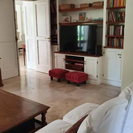 Rent this 4 bed house on Carlos Gardel 304 in Santa Rita, 1609 Boulogne Sur Mer