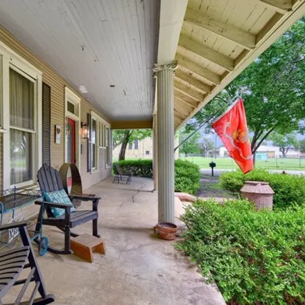 Image 4 - 303 West Cedar Street, Whitewright, Grayson County, TX 75491, USA - House for sale