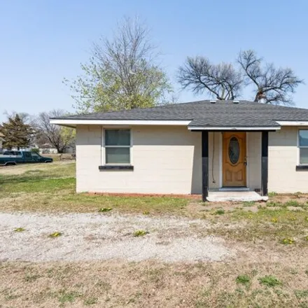 Buy this 2 bed house on 659 North Blaine Street in Wellington, KS 67152