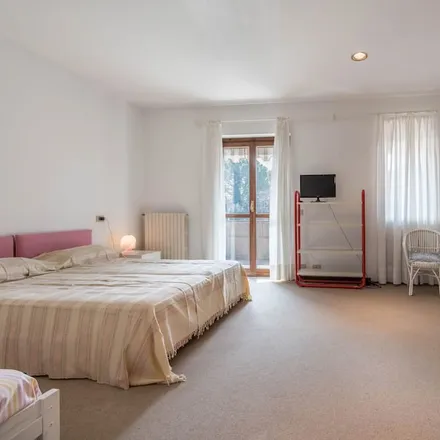 Rent this 2 bed house on Via Porto San Felice in 25010 San Felice del Benaco BS, Italy