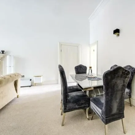 Rent this 3 bed apartment on 236-238 Earl's Court Road in London, SW5 9AH