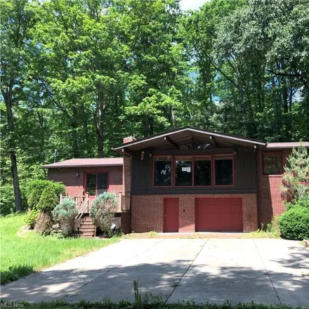 Buy this 3 bed house on 45996 Yeager Drive in Glenmoor, Columbiana County