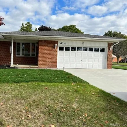 Rent this 3 bed house on 38310 Beecher Drive in Sterling Heights, MI 48312