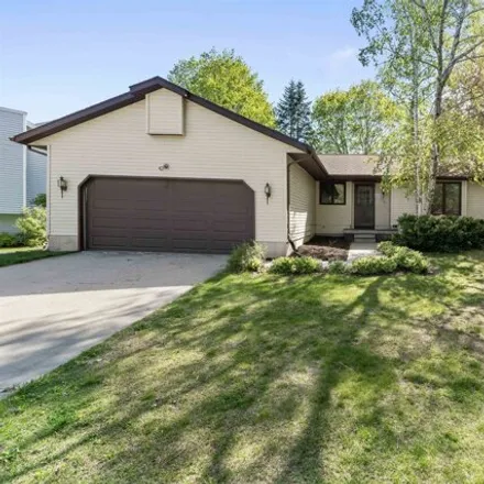 Buy this 3 bed house on 1007 Villa Circle in Sun Prairie, WI 53590