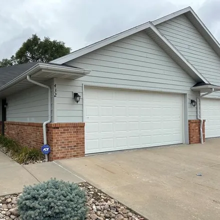 Buy this 2 bed townhouse on 434 Woodland Drive in Grand Island, NE 68801