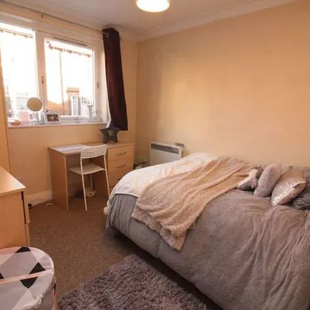 Rent this 4 bed apartment on Northumberland Gardens in Newcastle upon Tyne, NE2 1HA