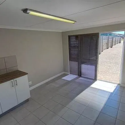 Image 2 - 90 Hurd Street, Newton Park, Gqeberha, 6055, South Africa - Apartment for rent