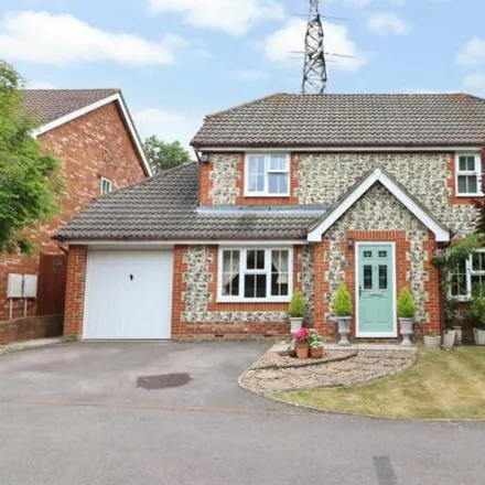 Buy this 4 bed house on Mallett Close in Hedge End, SO30 2NH