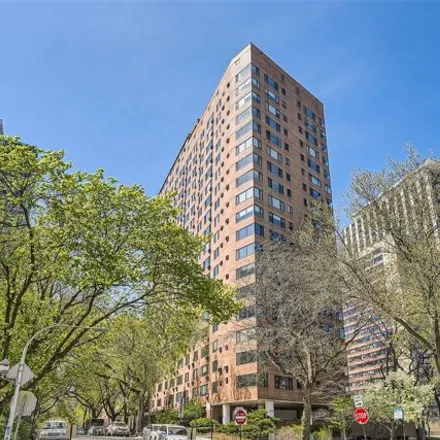 Buy this 1 bed condo on 3100 North Lake Shore Drive in Chicago, IL 60657