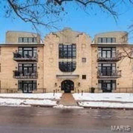 Rent this 2 bed condo on 7524 Parkdale Avenue in Clayton, MO 63105