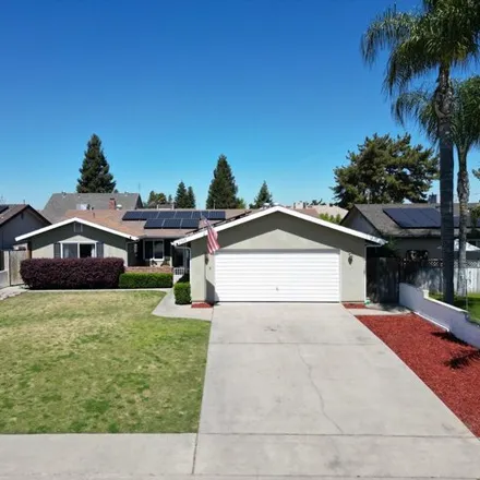 Buy this 3 bed house on 2996 West Country Court in Visalia, CA 93277