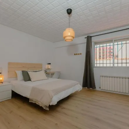 Rent this 6 bed apartment on Avinguda de Burjassot in 128, 46025 Valencia