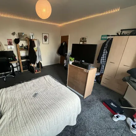 Rent this 3 bed room on Cumberland Court in Chapel Lane, Leeds