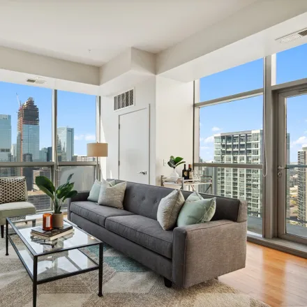 Image 2 - Silver Tower, 325 West Ohio Street, Chicago, IL 60654, USA - House for sale