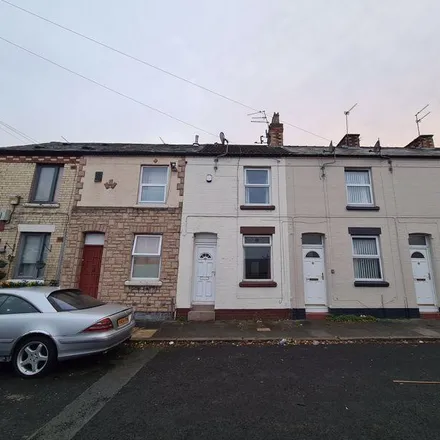 Rent this 2 bed townhouse on South Grove in Liverpool, L8 9SU