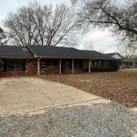 Buy this 4 bed house on 5304 Pheasant Run in Durant, Oklahoma